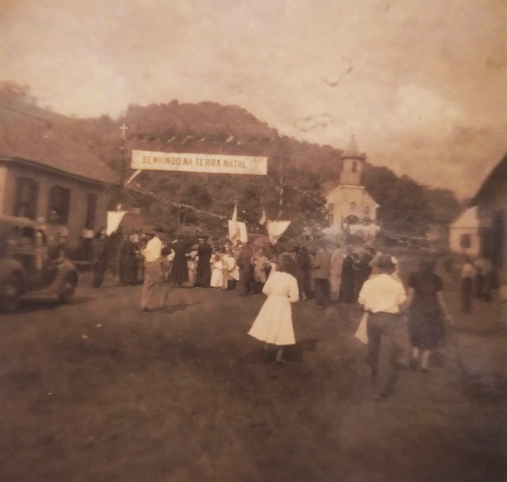 Festa em Saudades-SC. Década provável de 1940.