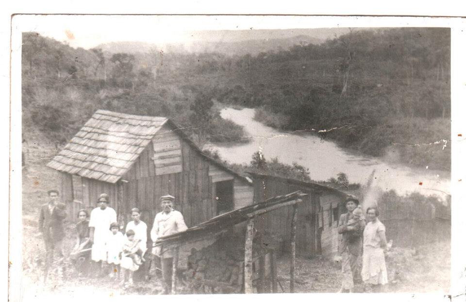 Primeira casa de Saudades-SC, década de 1930.